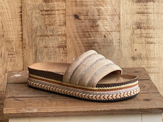 Bløde sandaler i creme